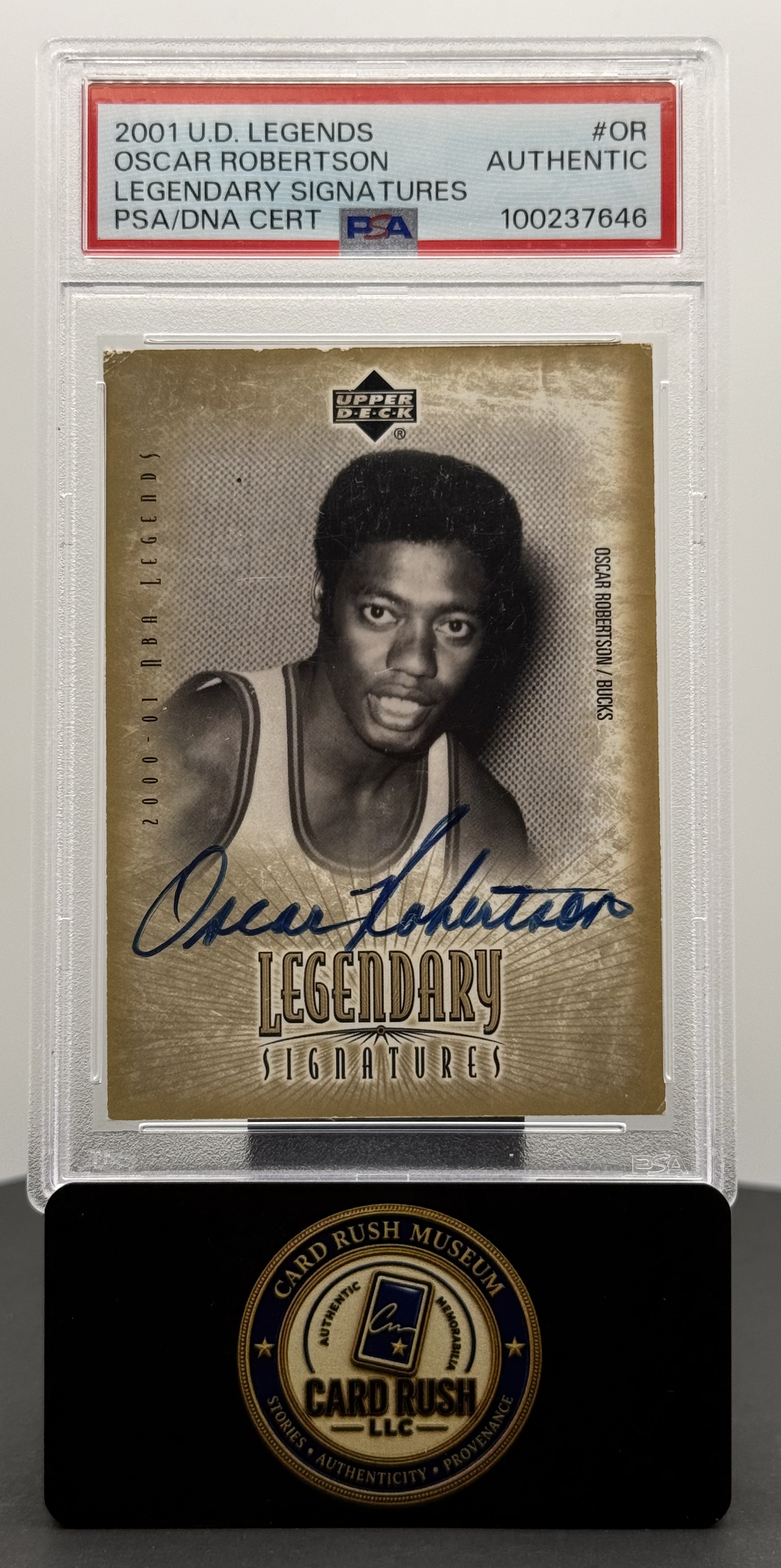 2000-01 Upper Deck Legends Legendary Signatures Oscar Robertson Auto PSA/PSA DNA Authentic, front