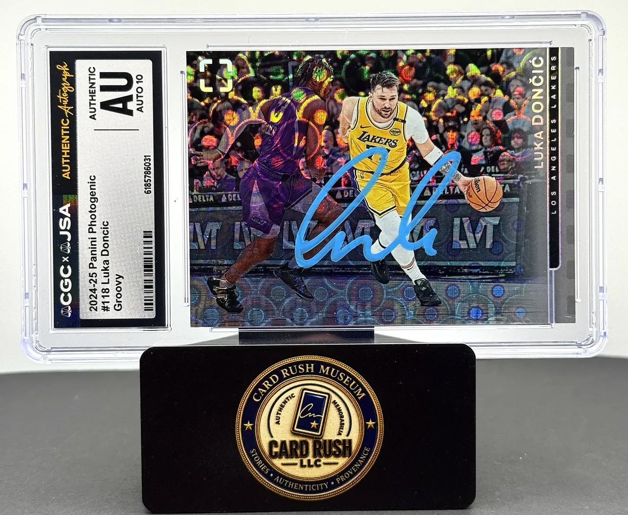 Panini #118 Luka Doncic Lakers Auto CGC/JSA Authentic Autograph Auto 10